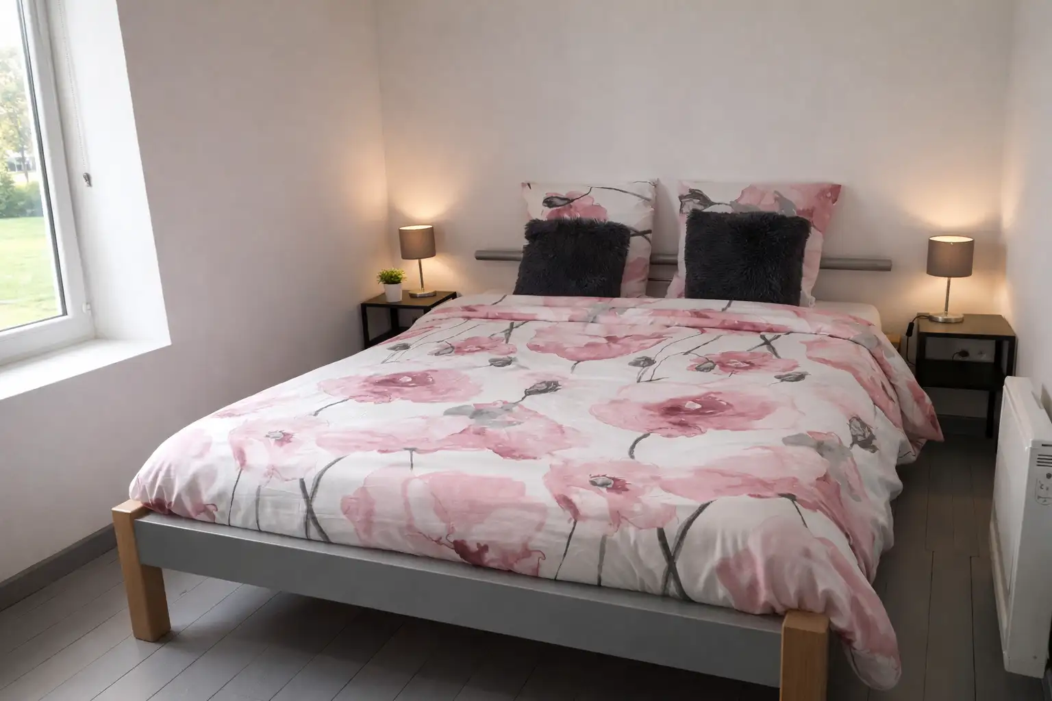 Chambre double confortable du gîte à Cerfontaine